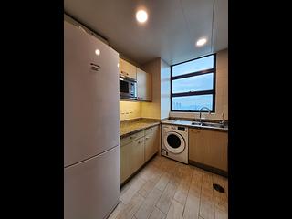 Mid Levels Central - Fairlane Tower 08
