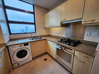 Mid Levels Central - Fairlane Tower 09