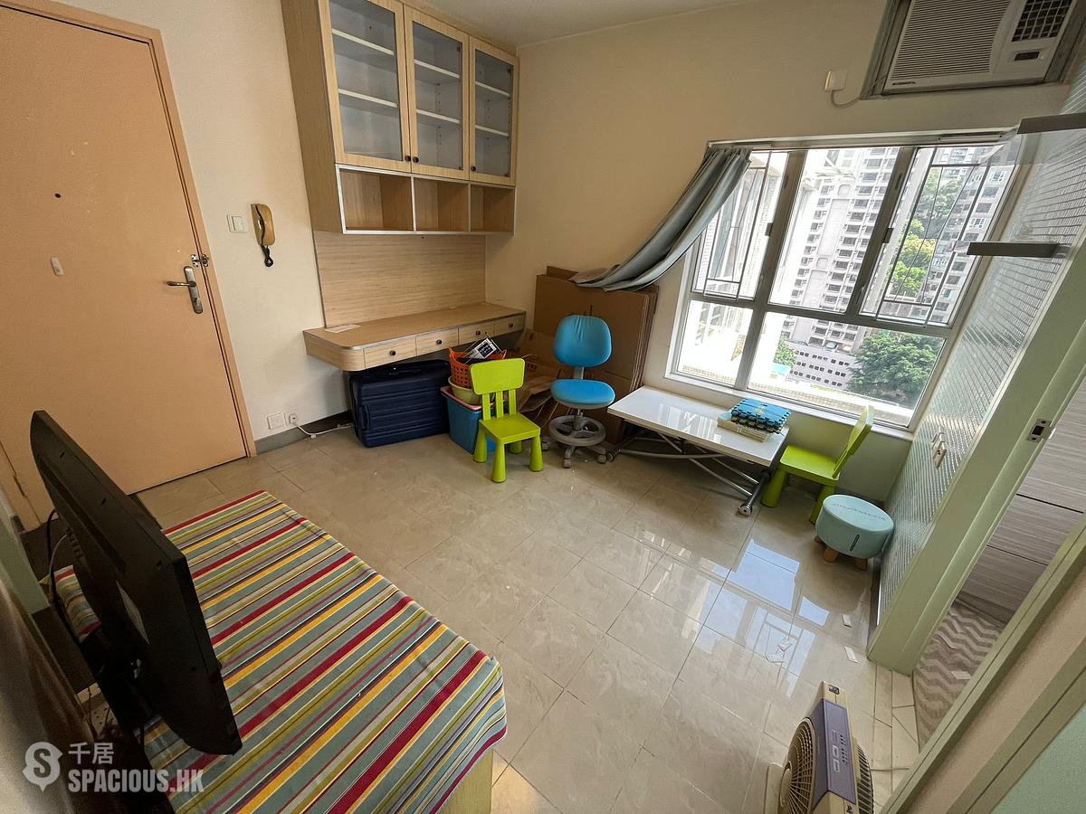 Sai Ying Pun - Ko Nga Court 01