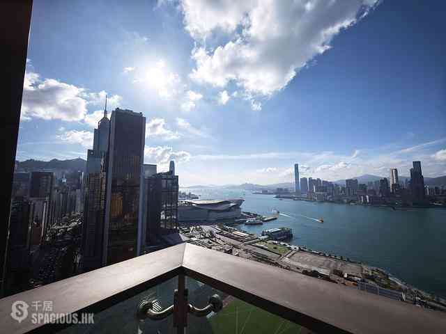 Wan Chai - The Gloucester 01