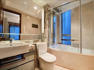 Wan Chai - The Avenue Phase 2 Block 2 07