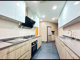 Mid Levels Central - Regence Royale 05