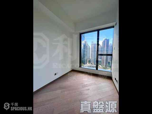 Kai Tak - Upper Riverbank 03