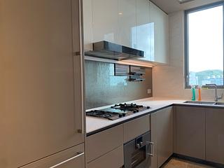 Wong Chuk Hang - The Southside Phase 2 La Marina Tower 2A 06