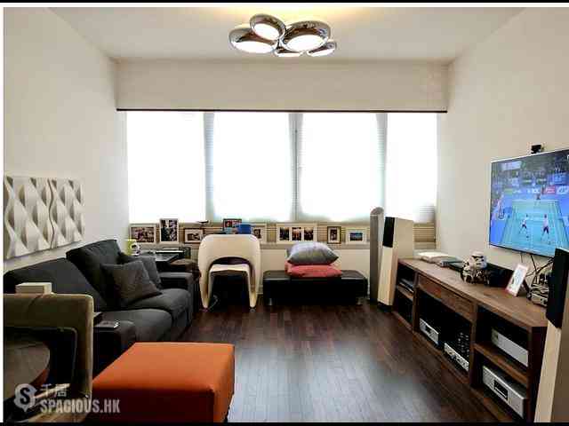 Wan Chai - Convention Plaza Apartments 01