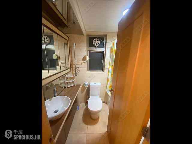 Tai Kok Tsui - Harbour Green Tower 5 08