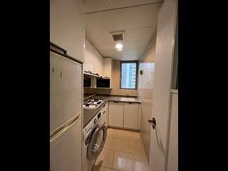 Tai Kok Tsui - Hampton Place Tower 3 05