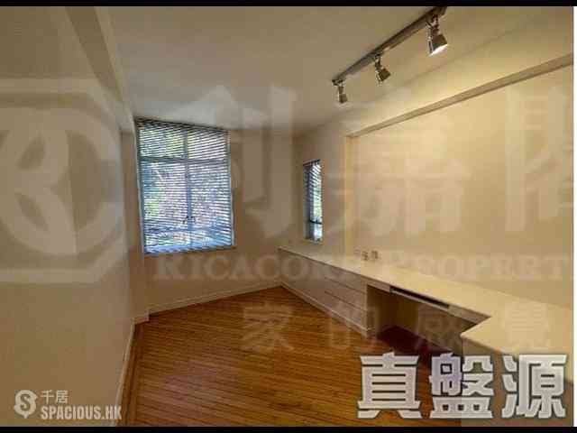 Shouson Hill - Country Villa Block 3 05