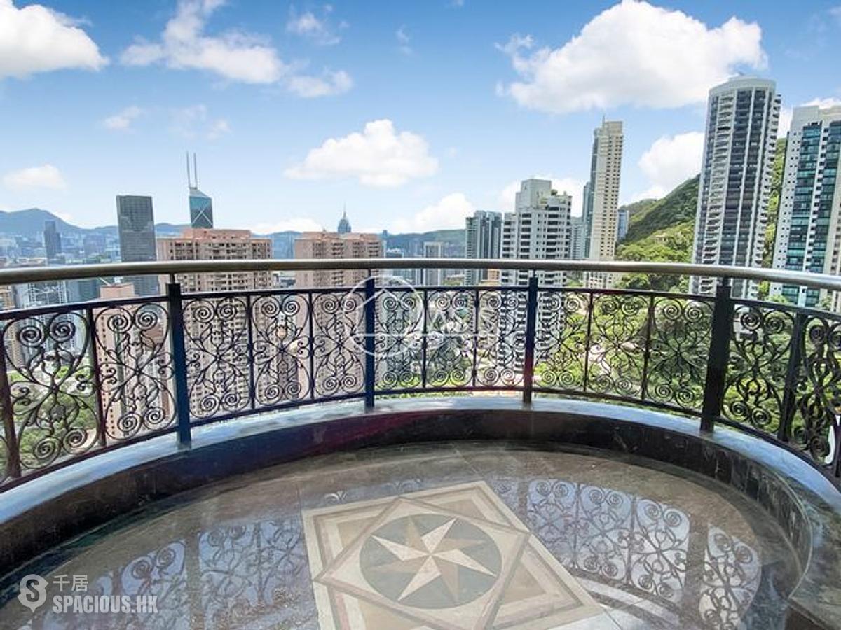 Mid Levels Central - Clovelly Court 01