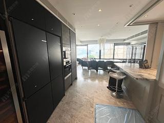 Chung Hom Kok - Pinewaver Villas 04