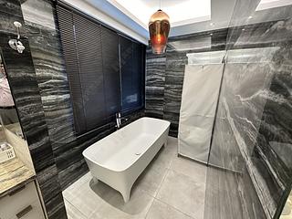 Chung Hom Kok - Pinewaver Villas 08