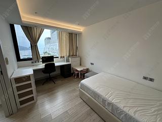 Chung Hom Kok - Pinewaver Villas 09