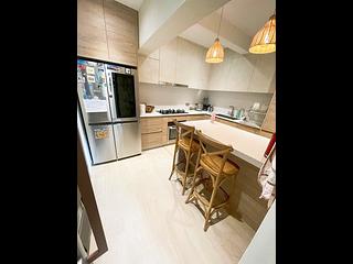 Pok Fu Lam - Baguio Villa Block 25 04