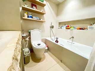 Pok Fu Lam - Baguio Villa Block 25 08