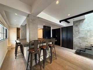 Mid Levels Central - Merry Court 03