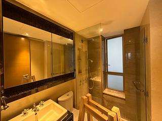 Sai Ying Pun - The Summa Block 1 07
