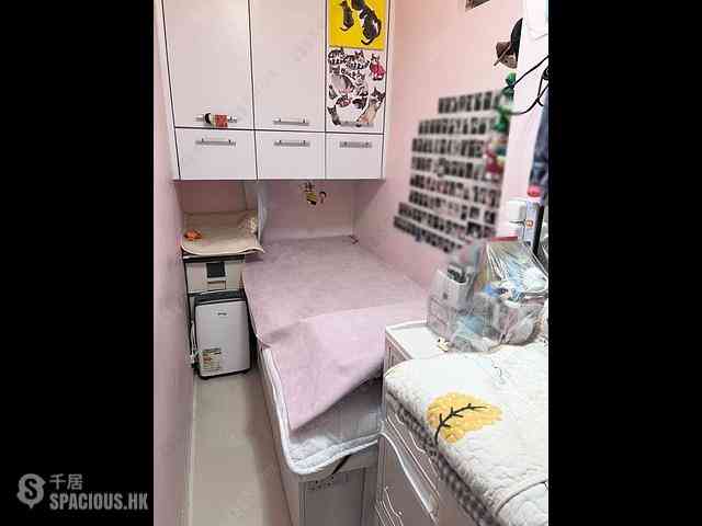 Wan Chai - Vincent Mansion 03