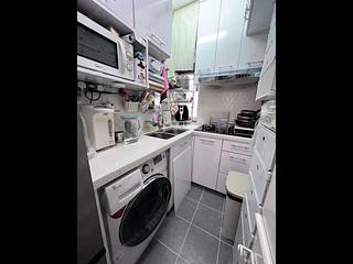 Wan Chai - Vincent Mansion 08