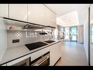 Mid Levels Central - Townplace Soho 06