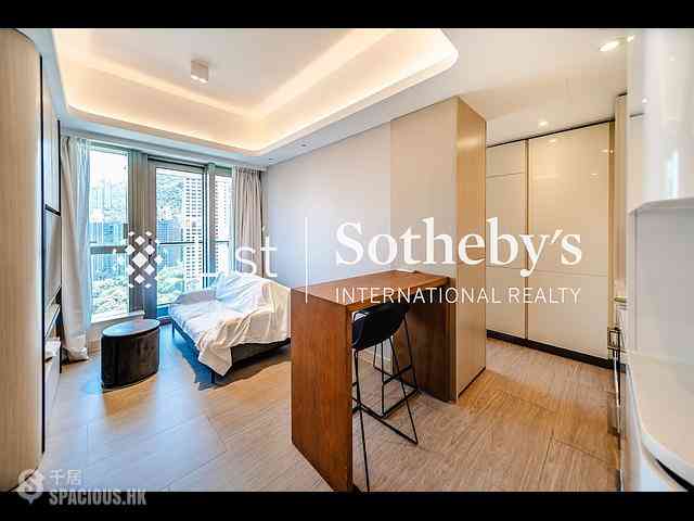 Mid Levels Central - Townplace Soho 01