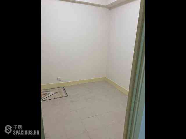 Wan Chai - Four Sea Mansion 02