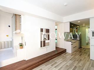 Mid Levels Central - Good View Court 03
