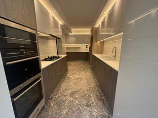 Mid Levels Central - Estoril Court Block 2 04
