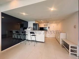 Wan Chai - Convention Plaza Apartments 03