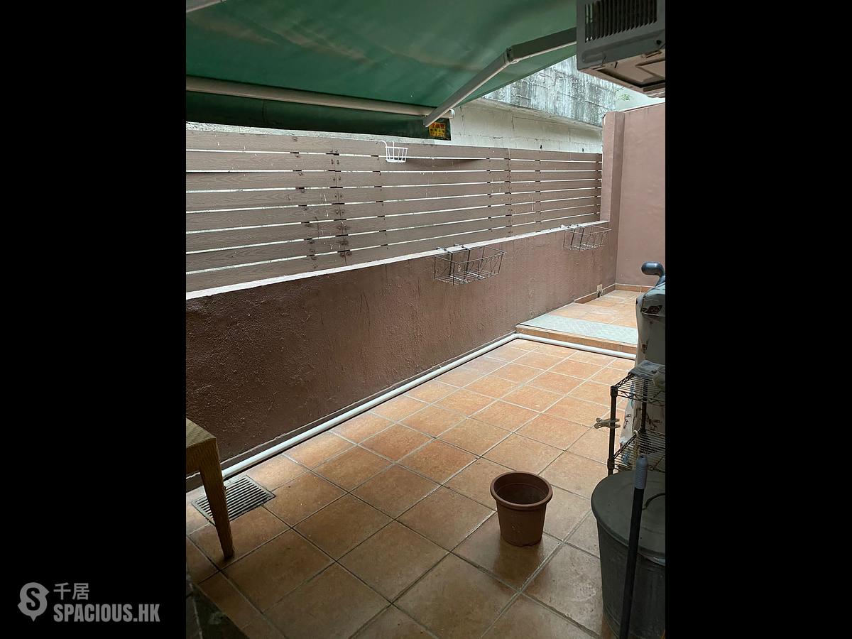 Sai Ying Pun - Wah Lee Building 01