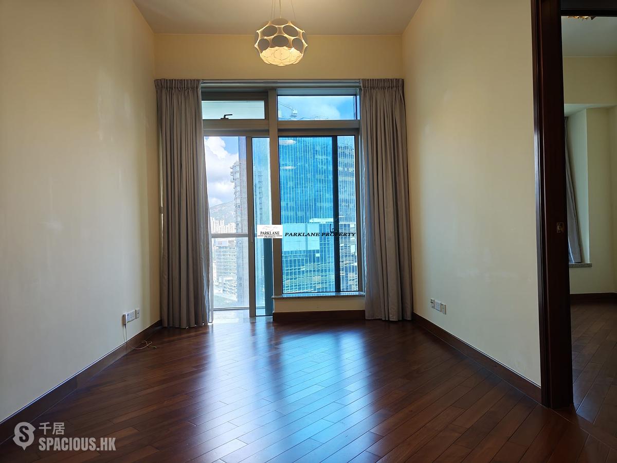 Wan Chai - The Avenue 01