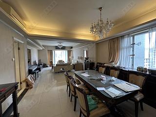 Mid Levels East - United Mansion 02
