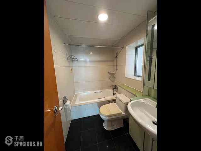 Tung Chung - Coastal Skyline Phase 1 Block 6 05