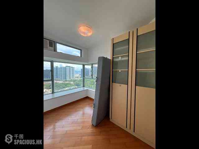 Tung Chung - Coastal Skyline Phase 1 Block 6 09