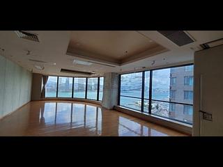 Wan Chai - The Sun's Group Centre 03