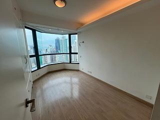 Mid Levels West - 80 Robinson Road 12