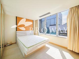 Wan Chai - Convention Plaza Apartments 04