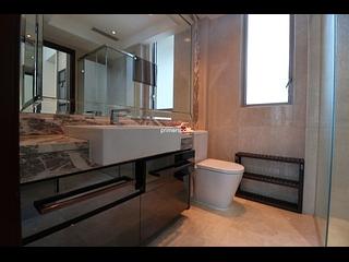 Wan Chai - The Avenue Phase 1 04