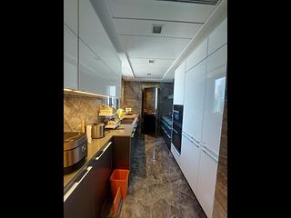 North Point - Victoria Harbour Phase 1B Tower 1 07