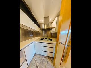 Tai Kok Tsui - Harbour Green Tower 3 02