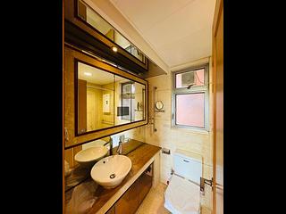 Tai Kok Tsui - Harbour Green Tower 3 04
