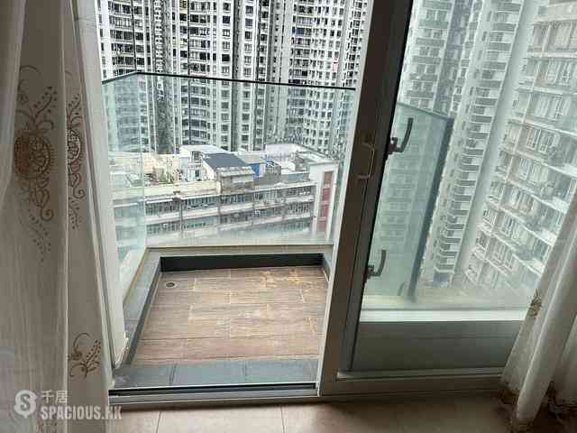 Quarry Bay - The Orchards Block 1 01