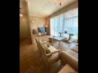 Pok Fu Lam - Villas Sorrento 02