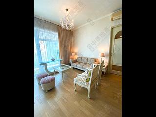 Pok Fu Lam - Villas Sorrento 03