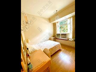 Pok Fu Lam - Villas Sorrento 05