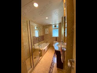 Pok Fu Lam - Villas Sorrento 07