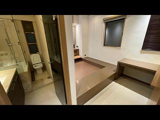 Sai Ying Pun - Golden Phoenix Court 09