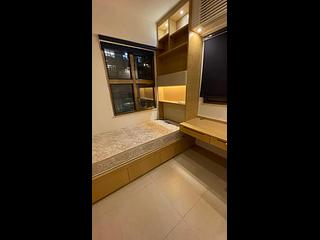 Sai Ying Pun - Golden Phoenix Court 11