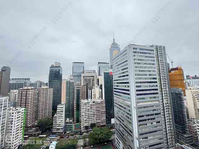 Wan Chai - The Avenue 01