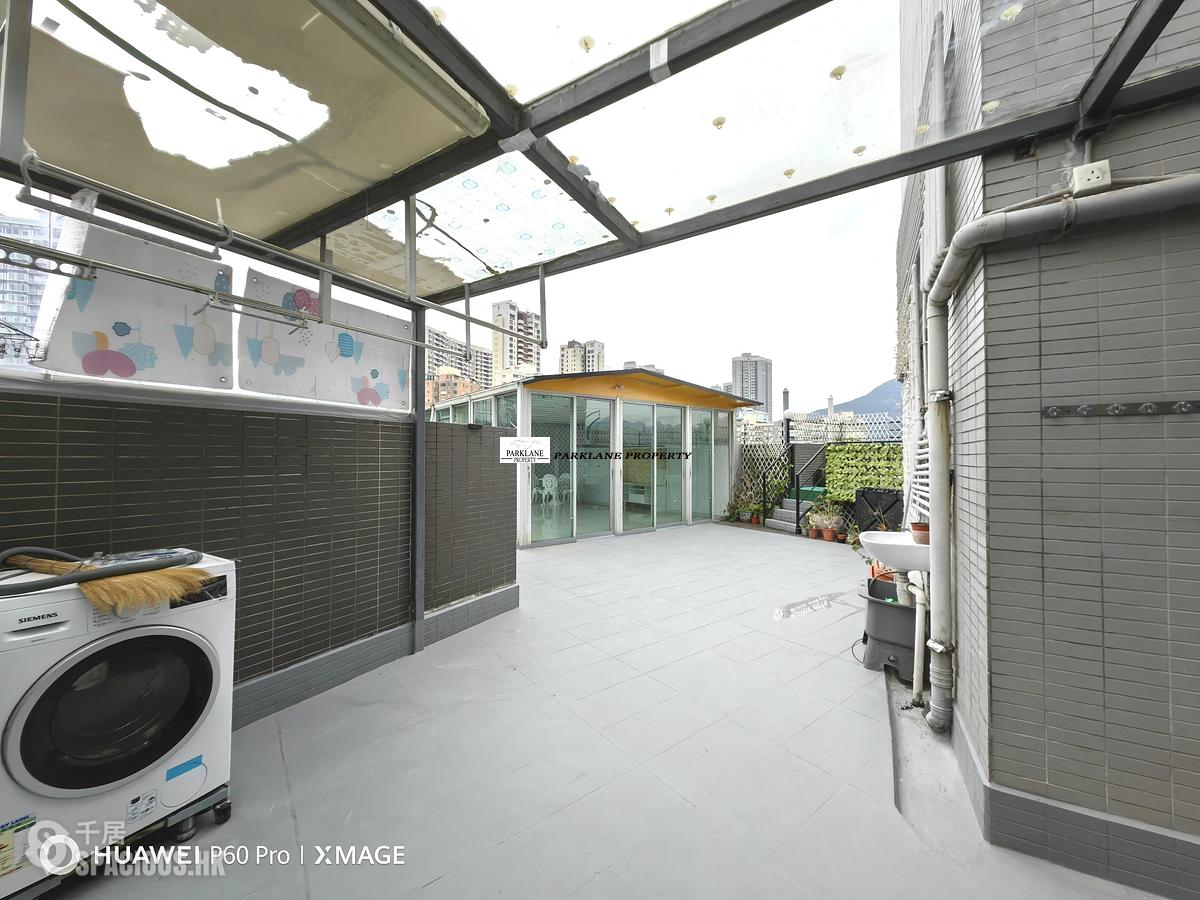 Tai Hang - Carnation Court 01