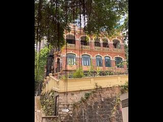 Poho - On Lok Building 03